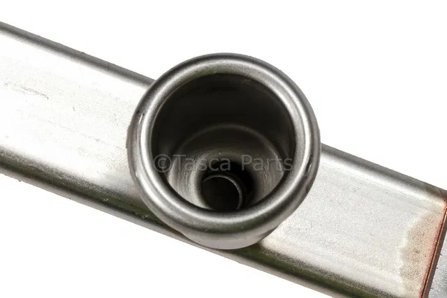 Fuel Injector Rail - GM (12621663) - view 2