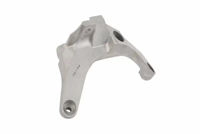 Driver Side Engine Mount Bracket - GM (84146174)