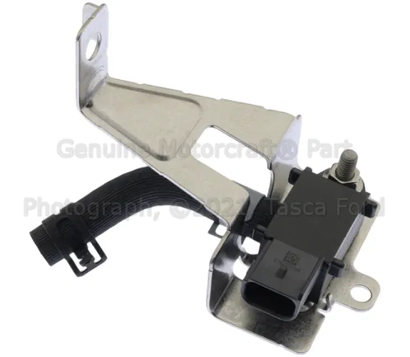 Exhaust Gas Differential Pressure Sensor - Ford (bc3z9j460g)